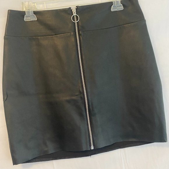 Express Black Faux Leather Full Zip Front Lined Skirt NWT Women's Size 10 - Picture 8 of 8